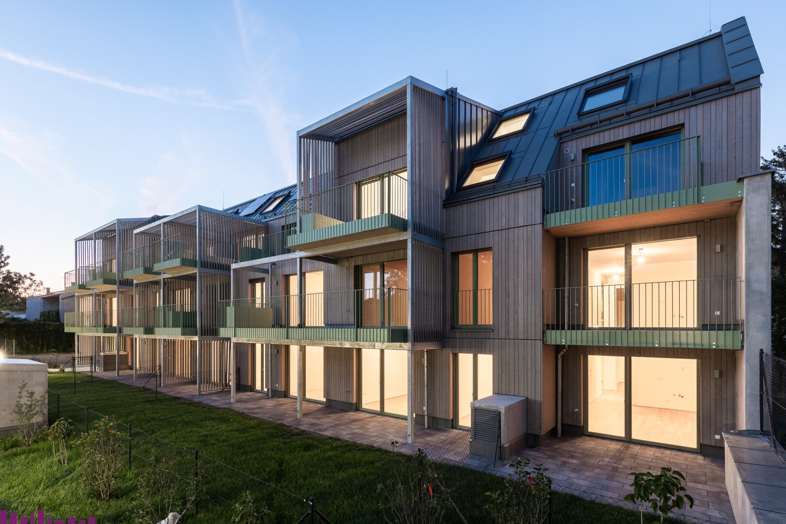 Blick in den Innenhof bei Nacht